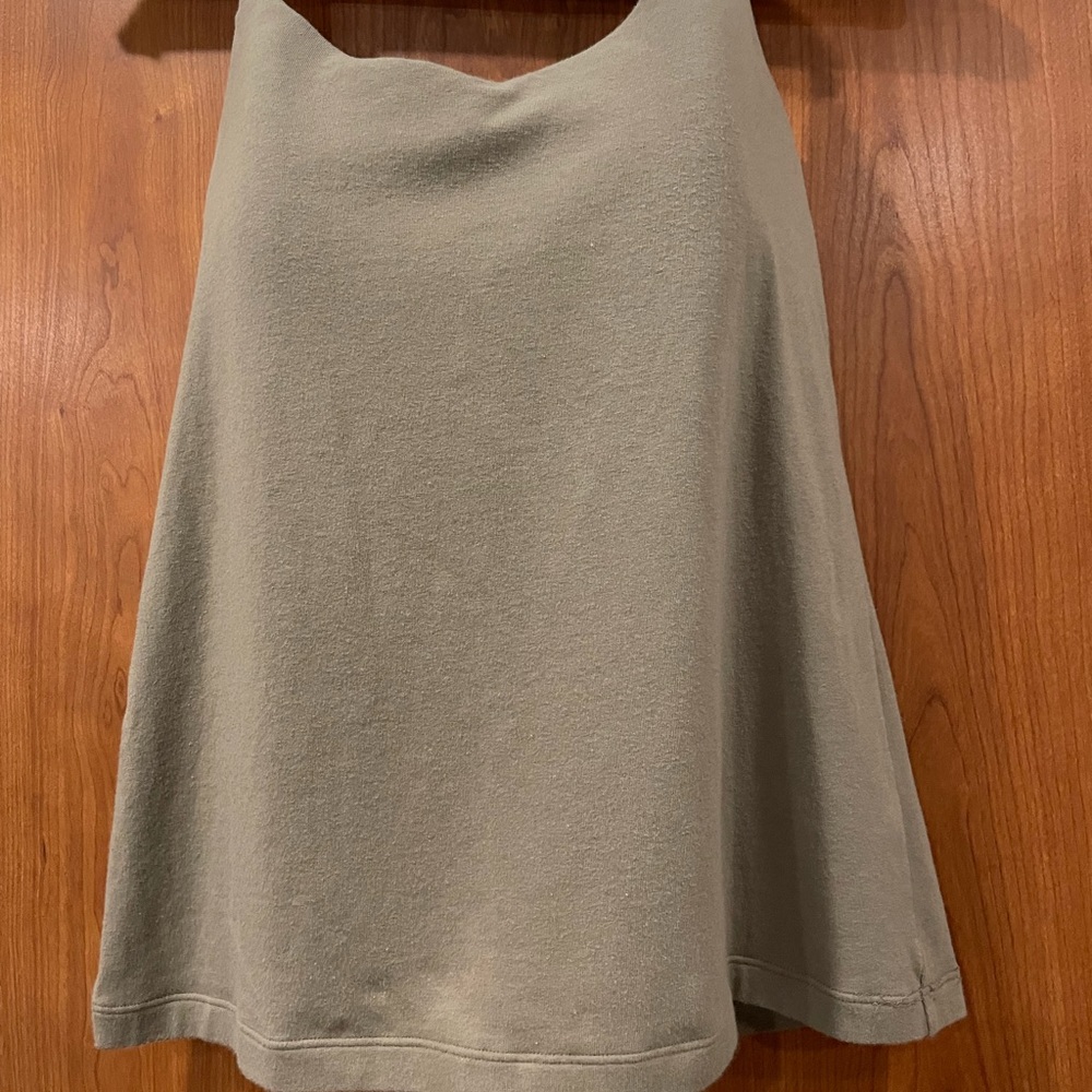 🌿3/$18 Gap Body Halter top w/built in underwire bra. 36C.